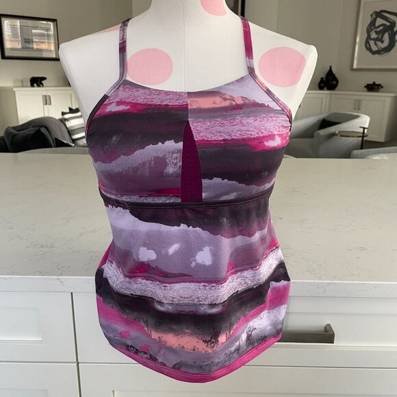 Nike Athletic Landscape Print Poly Blend Racer Back Tank Top Shelf Bra Purple S - Picture 13 of 13